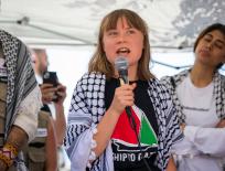 غريتا تعرضت للتعذيب وأجبرت على تقبيل علم الاحتلال بعد اختطافها