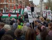 موجة احتجاجات تُحاصر مؤتمرات السلاح وشركاء الاحتلال..نشطاء يغلقون 40 متجرًا من “ألبرت هاين” في أمستردام