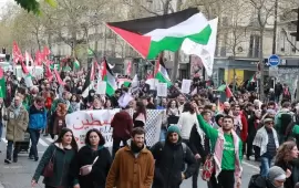 آلاف المحتجين بالسويد وفرنسا طالبوا بوقف الإبادة