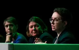 "اعتذروا عن وعد بلفور" .. حزب الخضر البريطاني يصوّت لتصنيف جيش الاحتلال كمنظمة إرهابية