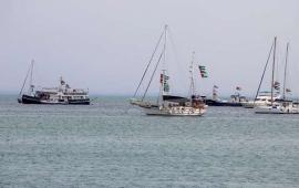 11 سفينة من "أسطول الصمود" تواصل إبحارها نحو غزة