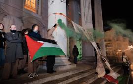 "أوقفوا تسليح إسرائيل"  احتجاج أمام بلدية ليدز ببريطانيا