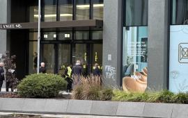 يستثمر في "إلبيت"! نشطاء يستهدفون بنك "نيويورك ميلون" في مانشستر