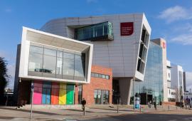 جامعة جنوب ويلز تنفي رفضها طلبات الالتحاق من الطلاب الفلسطينيين