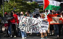 مسيرة طلابية في معبد تيمبل ضد استثمارات الجامعة في "إسرائيل"