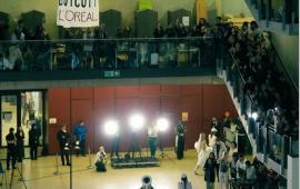 "اقطعوا الشراكة مع لوريال".. طلاب جامعة الفنون بلندن يعطّلون عرض "إعادة الضبط"