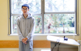 مناصر لغزة.. عريضة تطالب جامعة بيركلي بإعادة محاضر مضرب عن الطعام