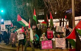 في لوس أنجلوس.. نشطاء يتظاهرون أمام قنصلية الاحتلال تضامنًا مع الأسير أبو صفية