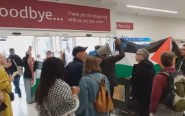 انتصار قانوني لنشطاء احتجوا ضد بيع منتجات الاحتلال في “سنسبيري”