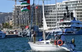 أسطول الصمود العالمي سينطلق من تونس لكسر حصار غزة...نشطاء يحاصرون 15 مقرًا لحزب العمال البريطاني تنديدًا بتواطئه بالإبادة