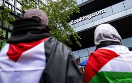 تروج للمستوطنات.. احتجاج أمام "بوكينغ" في بريطانيا