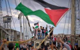 تشكيل أسطول بحري جديد من النشطاء لكسر الحصار الإسرائيلي على غزة...وفود عربية تغادر مؤتمر “جنيف” قبل كلمة رئيس الكنيست