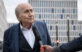 أمريكا تقمع داعمي فلسطين!  رئيس الفيفا السابق يدعو لمقاطعة كأس العالم 2026