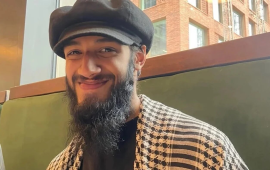 الناشط “عمر خالد ينهي” إضرابه عن الطعام بعد تدهور صحته