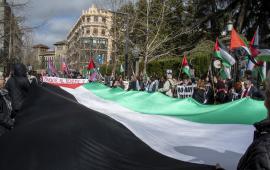 "أوقفوا تسليح الاحتلال"  وقفة احتجاجية في إسبانيا نصرًة لغزة