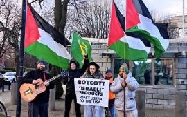 الأسبوع 101..احتجاج تضامني مع فلسطين أمام السفارة الأمريكية في دبلن