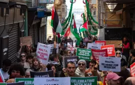 تنديدًا بمشاركة الاحتلال..  مئات المتظاهرين في فاليتا يطالبون مالطا بمقاطعة “يوروفيجن”