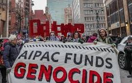 شريكة بالإبادة .. احتجاج أمام مؤتمر "أيباك" السنوي بأمريكا