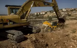 متورطة بهدم منازل الفلسطينيين... دعوات في تركيا إلى مقاطعة شركة "كاتبيلر" لتعاونها مع الاحتلال