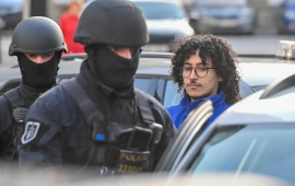 القبض على ناشط مصري بعد حرقه مصنع يسلح الاحتلال