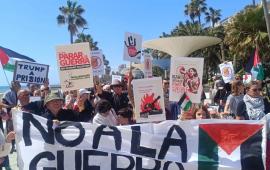 اوقفوا العدوان الصهيو-أمريكي مسيرة تضامنية في إسبانيا دعمًا لفلسطين وإيران