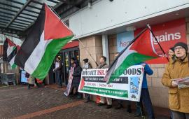 "اوقفوا بيع البضائع الإسرائيلية"  احتجاجات في أسكتلندا أمام فروع "هوم بارغينز"