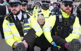 ضمن خطّة تقويضها.. الشرطة البريطانية تعتقل 523 متظاهرًا داعمًا لحركة فلسطين