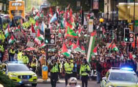 لمساهمتها في التهجير.. وقفة احتاجاجية ضدّ شركة سيمنز في مانشستر