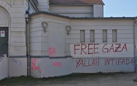 كتابة عبارات تضامنية على مبنى تاريخي في ألمانيا