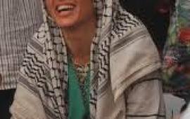 أبقت على 6 نشطاء.. السلطات التونسية تُفرج عن الناشطة سناء مساهلي