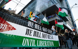 يتربح من الإبادة!  احتجاج خارج صندوق تقاعد معلمي كندا تنديدًا باستثماراته