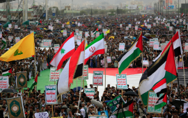 مظاهرة حاشدة في اليمن تضامنًا مع فلسطين وإيران ولبنان