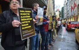 احتجاجات ضد "زارا" في أسكتلندا و"بارغينز" في  أيرلندا و "برغر كينج" بتركيا...احتجاج أمام حفل لصفقة وزارة الدفاع البريطانية مع “بالانتير” في لندن