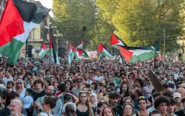 وقفة في باريس تطالب بفرض عقوبات على الاحتلال