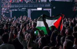 خلال العرض الأول.. طرد 4 أشخاص من “يوروفيجن” بسبب حراك مناصر لفلسطين