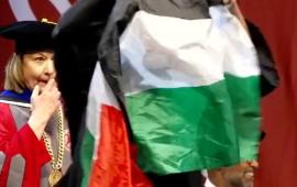 لرفعهما علم فلسطين.. تحريض إسرائيلي ضدّ خريجين في نيويورك وبنسلفانيا