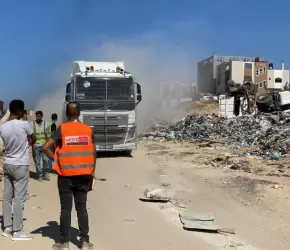 لا يمكن الخروج من المجاعة المستفحلة في قطاع غزة عن طريق إلقاء المساعدات جوًا برنامج الأغذية العالمي