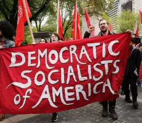 أكبر منظمة اشتراكية تقر قرارًا يمنع دعم الاحتلال