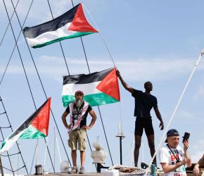 إعداد لافتات تضامنية.. "أسطول الصمود المغاربي" يدعو الجماهير الرياضية لدعم فلسطين
