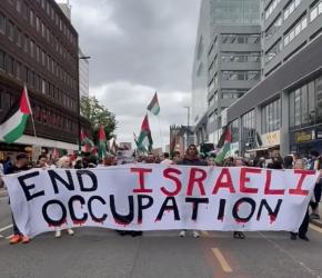 عشرات الآلاف يتظاهرون في مانشستر تنديدًا بالإبادة في غزة