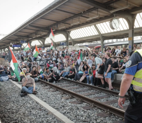مظاهرة سويسرية تعطل حركة القطارات دعمًا لفلسطين