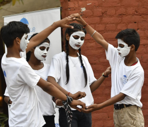 بعد مقاطعته.. وزارة التعليم الهندية تأمر بإعادة عرض مؤيد لغزة