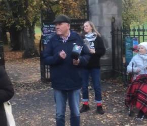 بالأواني الفارغة.. أنصار فلسطين يحتجون في "كوينز بارك" بغلاسكو دعمًا لغزة