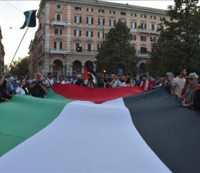 إحتجاجات في إيطاليا رفضًا للمباراة المرتقبة بين منتخبي إيطاليا و"إسرائيل"