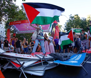 إيران تحث إسبانيا على تعليق مشاركة الاحتلال بالبطولات الرياضية