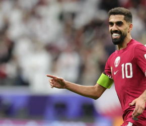 قائد منتخب قطر يتبرع ببناء مدرسة وصالة رياضية بغزة