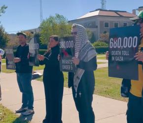 محتجون في ناسو يؤكدون استمرار التضامن مع غزة رغم ادعاءات التهدئة