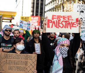 اتهمها بـ "معاداة السامية" .. قاضية أمريكية توقف مساعي ترامب لقطع التمويل عن جامعة كاليفورنيا