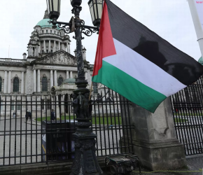 أعلى بلدية بلفاست!  حزب “شين فين” يصوت على رفع العلم الفلسطيني