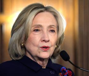 كلينتون تحمل “تيك توك” تنامي التضامن مع فلسطين بين الشباب الأميركي